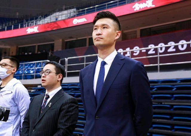 年新秀合同