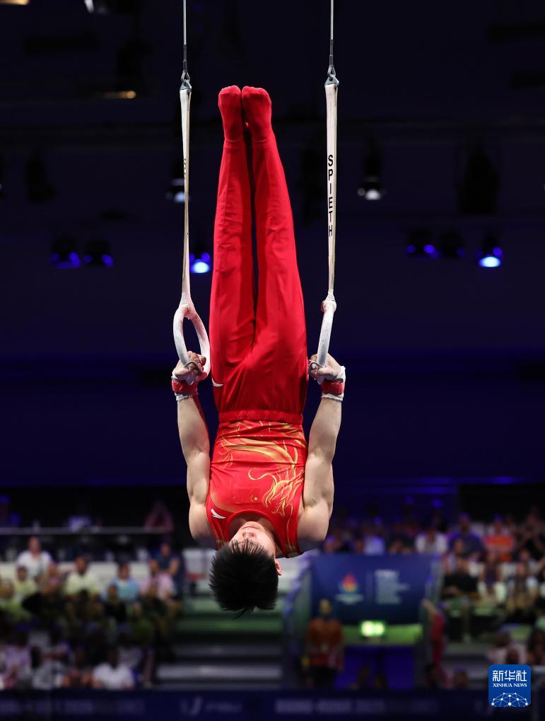 当日, alt, 他获得亚军 当日, alt, 他获得亚军