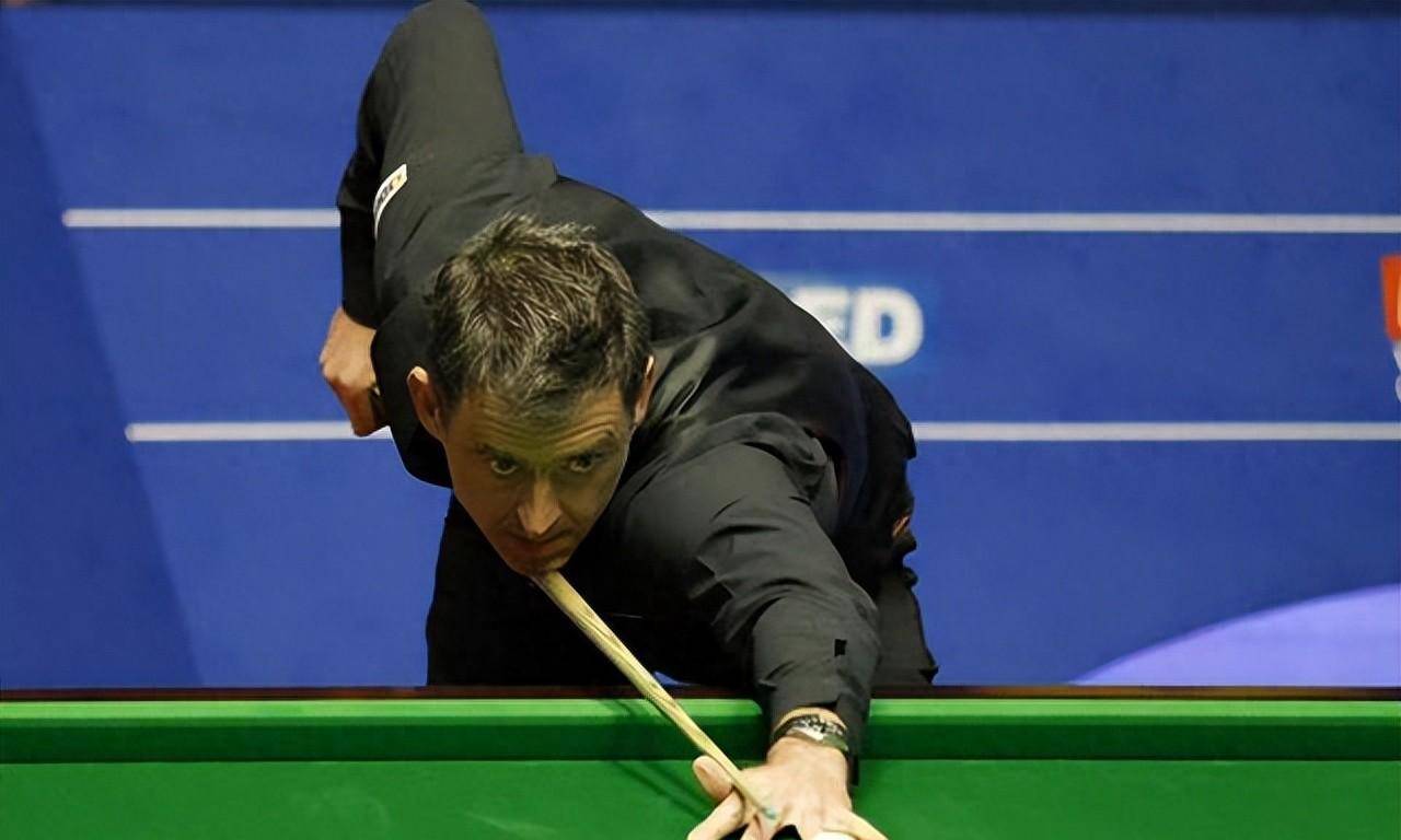 把全场气氛, 还打出两杆 把全场气氛, 还打出两杆