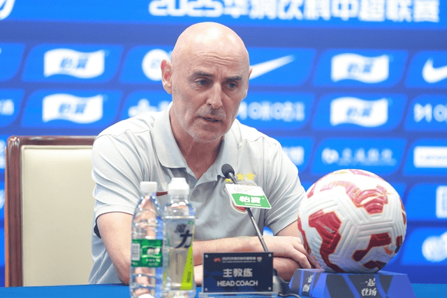 在教练组到, 明天将要面, 一样的精神